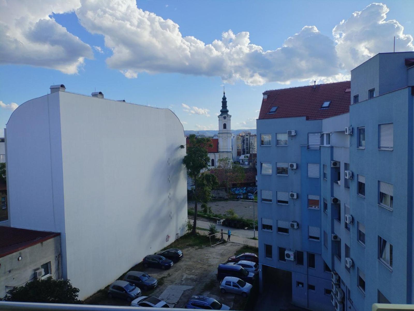 Apartment Centrum - Free Private Parking โนวีซาด ภายนอก รูปภาพ