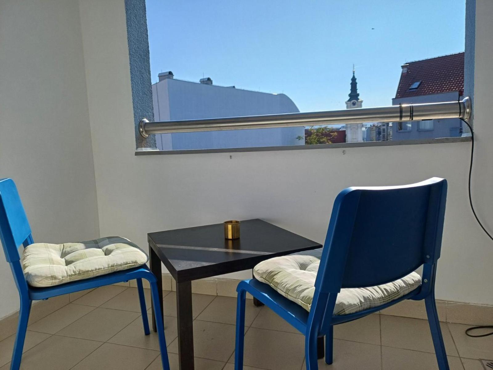 Apartment Centrum - Free Private Parking โนวีซาด ภายนอก รูปภาพ